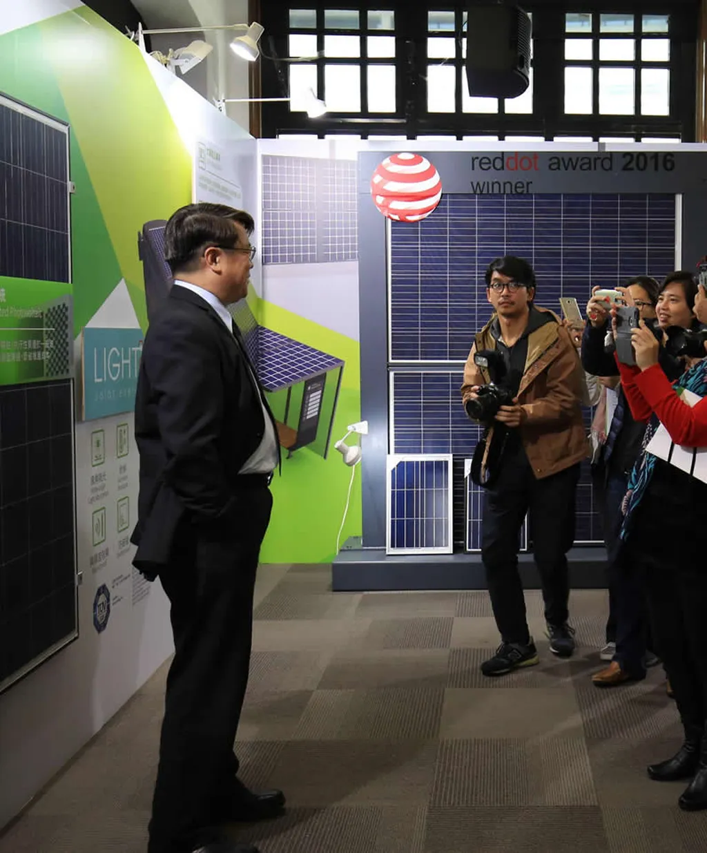 讓德國紅點也喊讚的綠能科技 「輕量化太陽能模組」